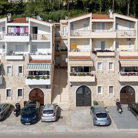 Apartments Klement Brela Bagian luar foto