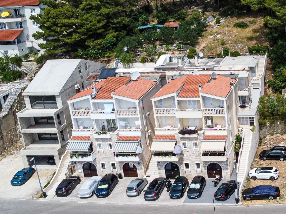 Apartments Klement Brela Bagian luar foto